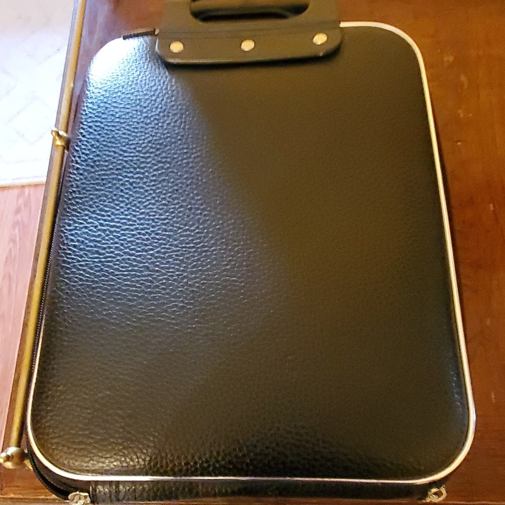 iPad or laptop carrier
